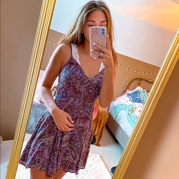 American Eagle Outfitters Dresses & Skirts - American Eagle Purple Paisley Floral Dress Small